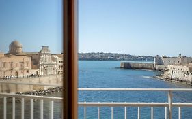 Ortigia Seafront Apartment By Wonderful Italy